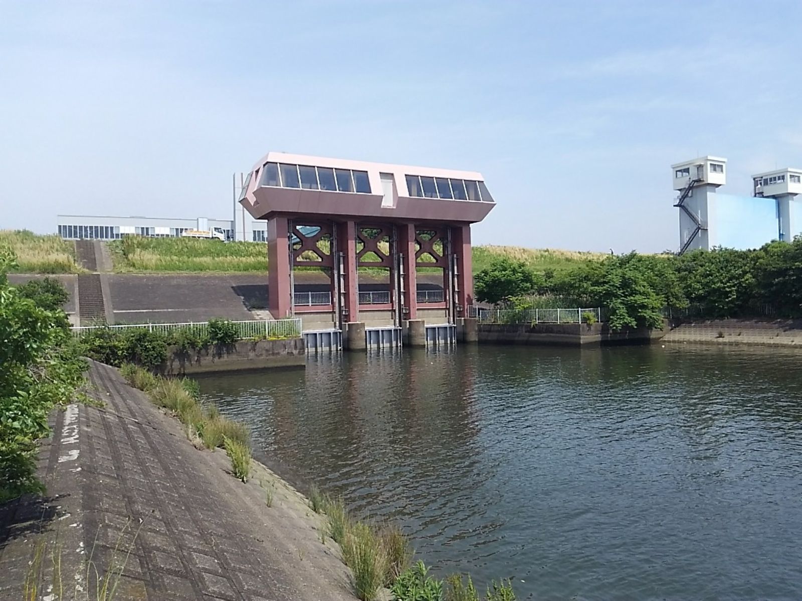 R5新芝川排水機場樋管ゲート設備改良工事