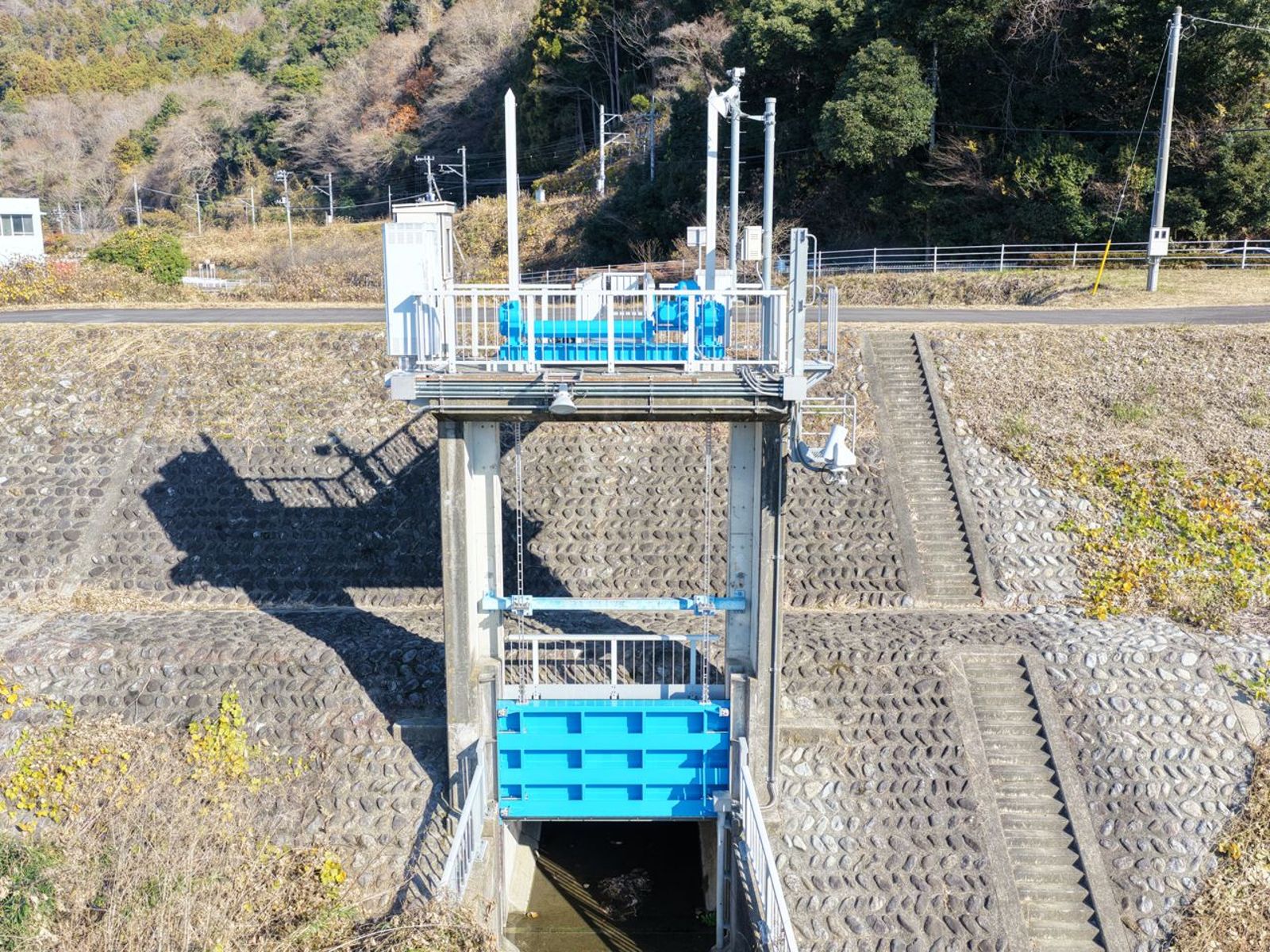 R6長貫第二排水樋管外1箇所ゲート設備修繕工事